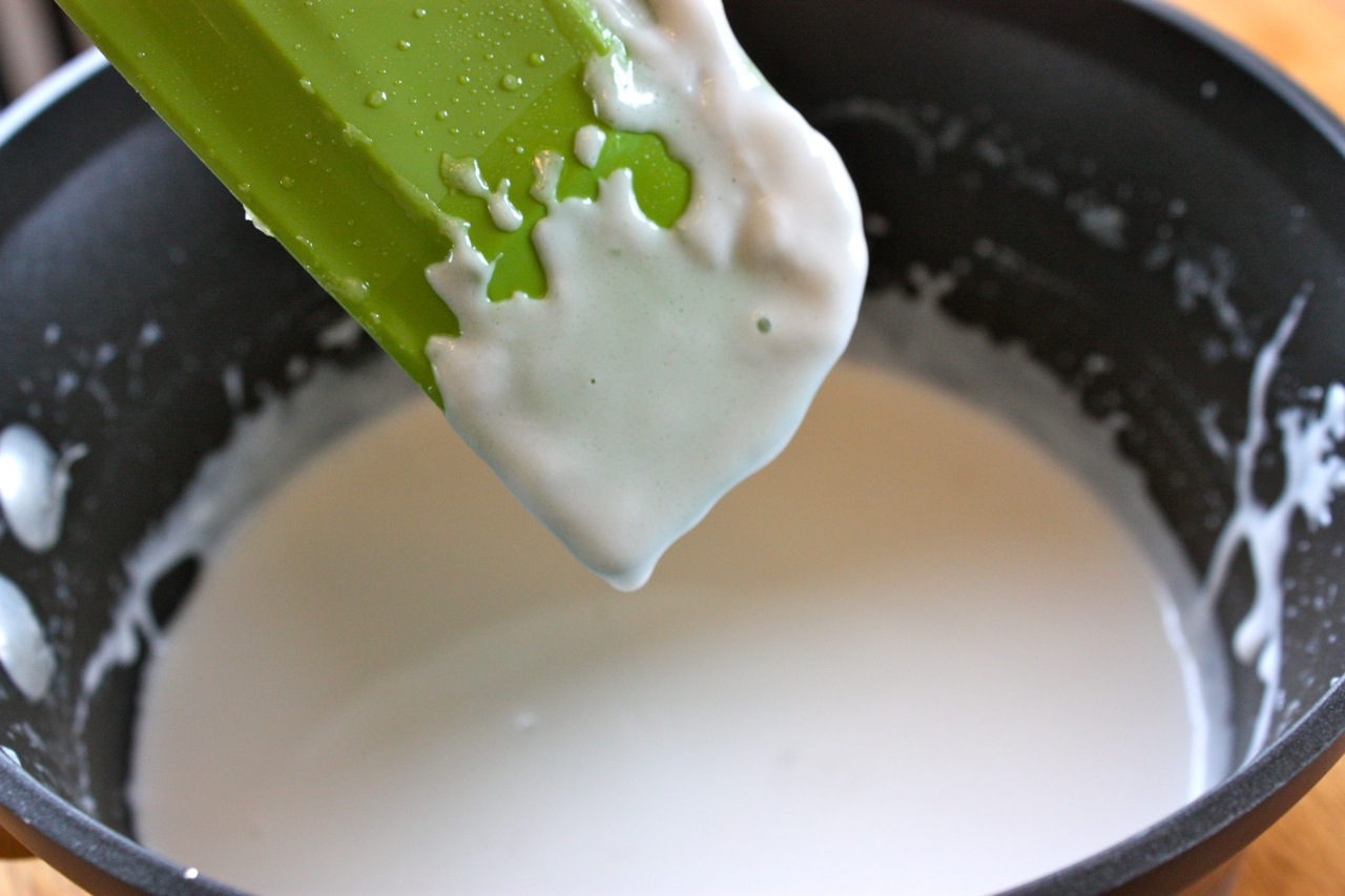 Cách làm sữa dừa từ nước cốt dừa đơn giản và thơm ngon